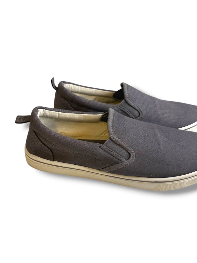Size 10M John Blair Mens Gray Canvas Slip On Sneakers
