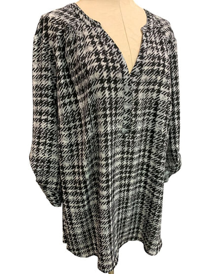 Size 5X Torrid Harper Blouse Shirt Womens Black Gray Roll Tab Sleeve
