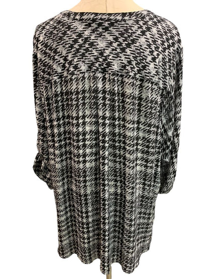 Size 5X Torrid Harper Blouse Shirt Womens Black Gray Roll Tab Sleeve