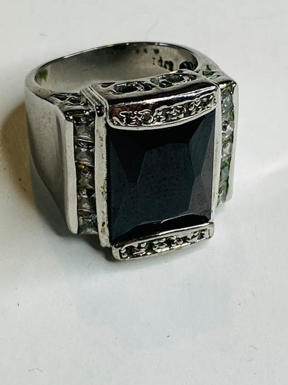 Size 8.5 Ring Vintage Costume Jewelry Faceted Black Inset