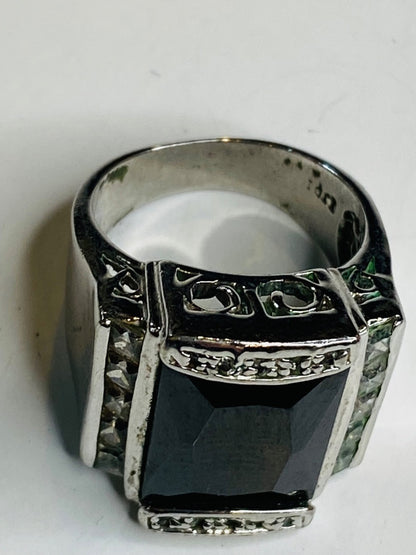 Size 8.5 Ring Vintage Costume Jewelry Faceted Black Inset
