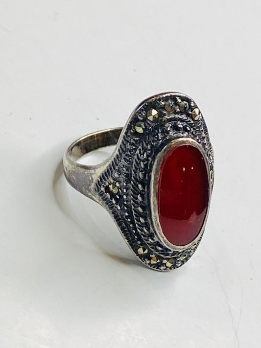 Vintage Size 6 Sterling Silver Ring Red Plastic Inset Ornate