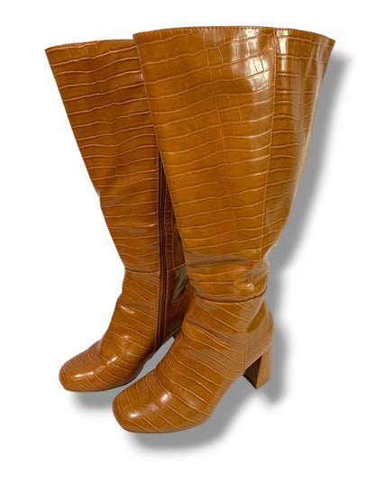 Size 8W Lane Bryant Womens Wide Calf Block Heel Embossed Boots