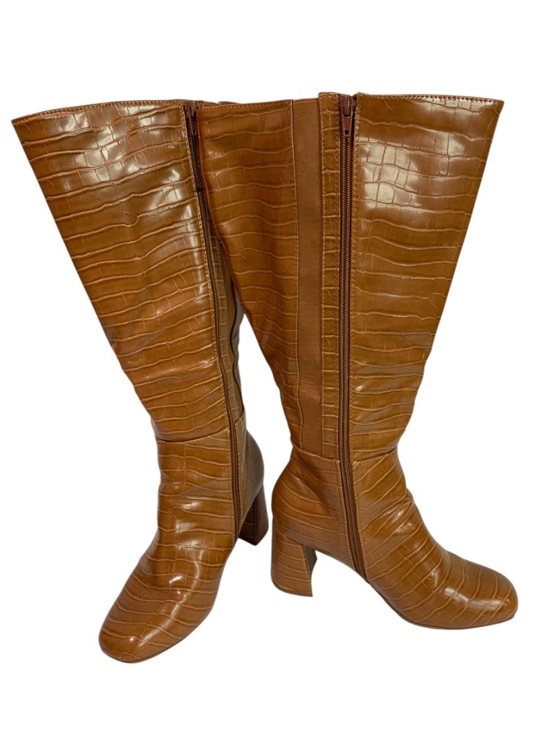 Size 8W Lane Bryant Womens Wide Calf Block Heel Embossed Boots