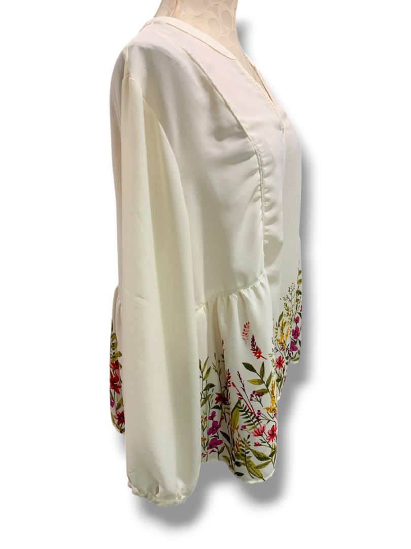 Size XL Old Navy Womens Pullover Cream Blouse Shirt Floral Hem Pattern