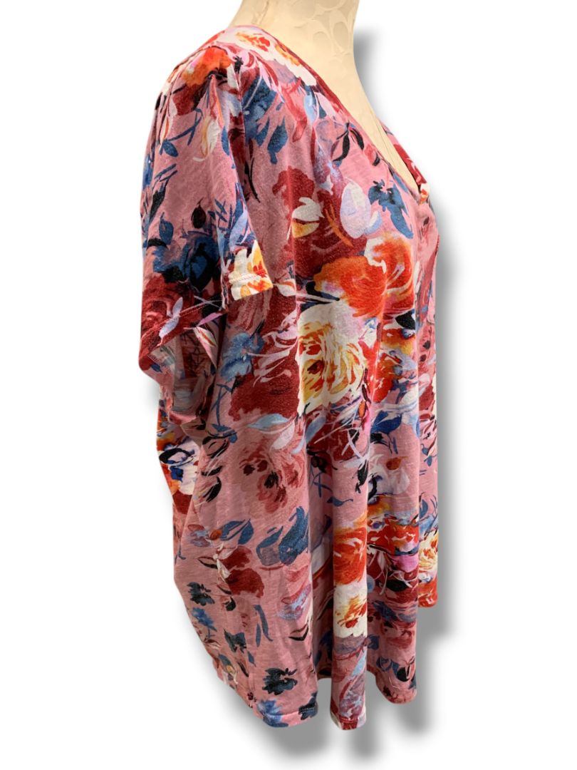Size 3X Torrid Womens Pink Tshirt Floral Print V-Neck Classic Fit