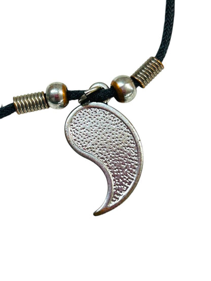 Set of 2 Cord Necklaces Lizard Beaded Pendant Hook Closure 15-16"