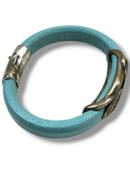 Light Turquoise Magnetic Clasp Infinity Bracelet Silvertone 7.5"