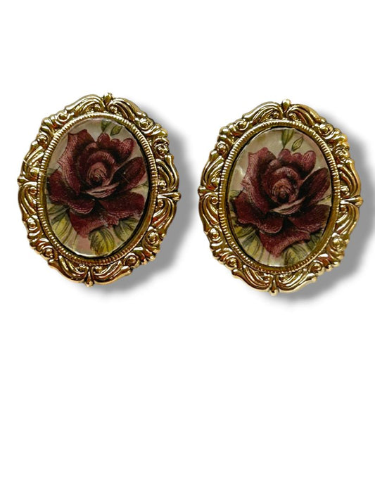 Vintage Signed Giovanni Goldtone Rose Print Clip On Non-Pierced Earrings 1"