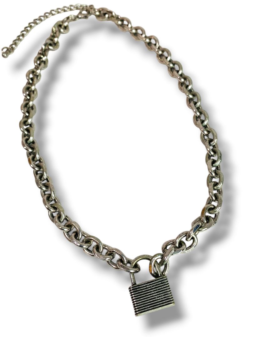 Silvertone Chunky Chain Necklace Padlock Pendant 18"-21" Lobster Clasp