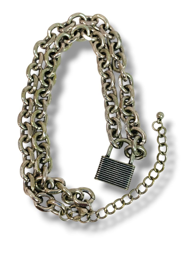 Silvertone Chunky Chain Necklace Padlock Pendant 18"-21" Lobster Clasp