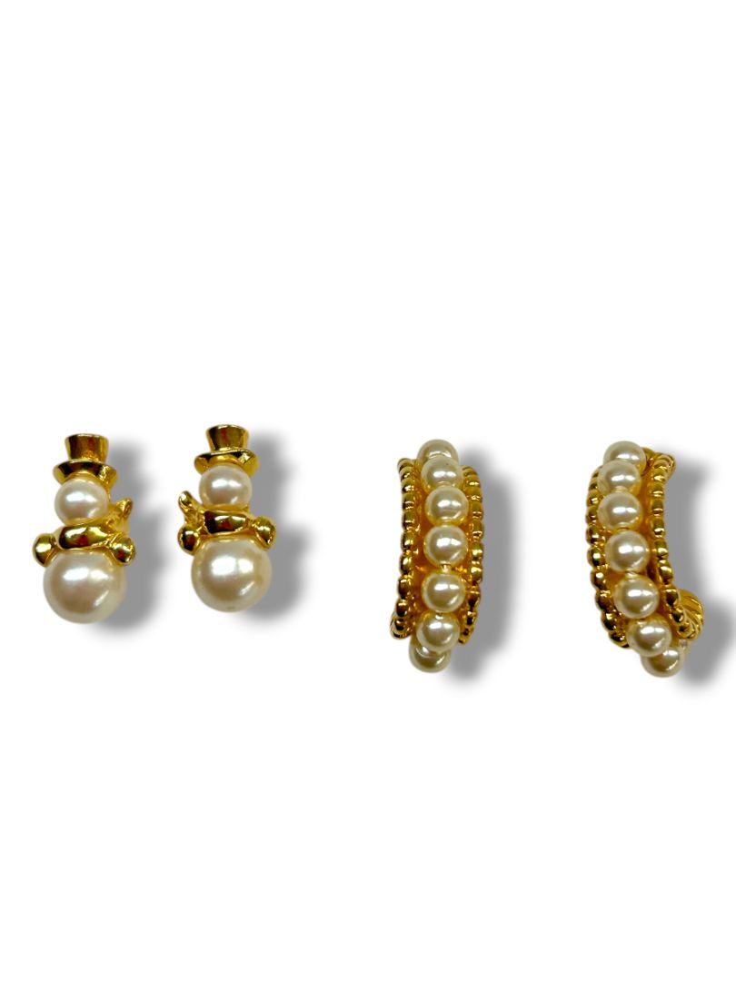 2 Pair Post Pierced Earrings Goldtone Faux Pearl Snowman Hoop .75"