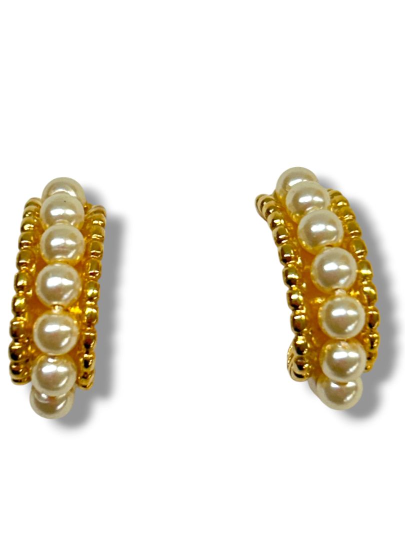 2 Pair Post Pierced Earrings Goldtone Faux Pearl Snowman Hoop .75"