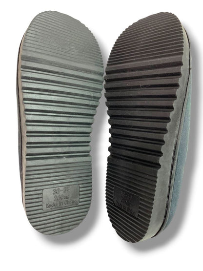 Size 7.5 (38/39) Wicked Womens Plush Hard Bottom Slippers
