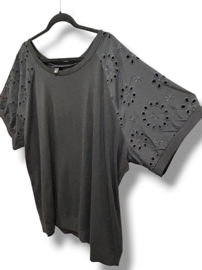 Size 5X Torrid Womens Plus Size Black Eyelet Sleeve Tshirt