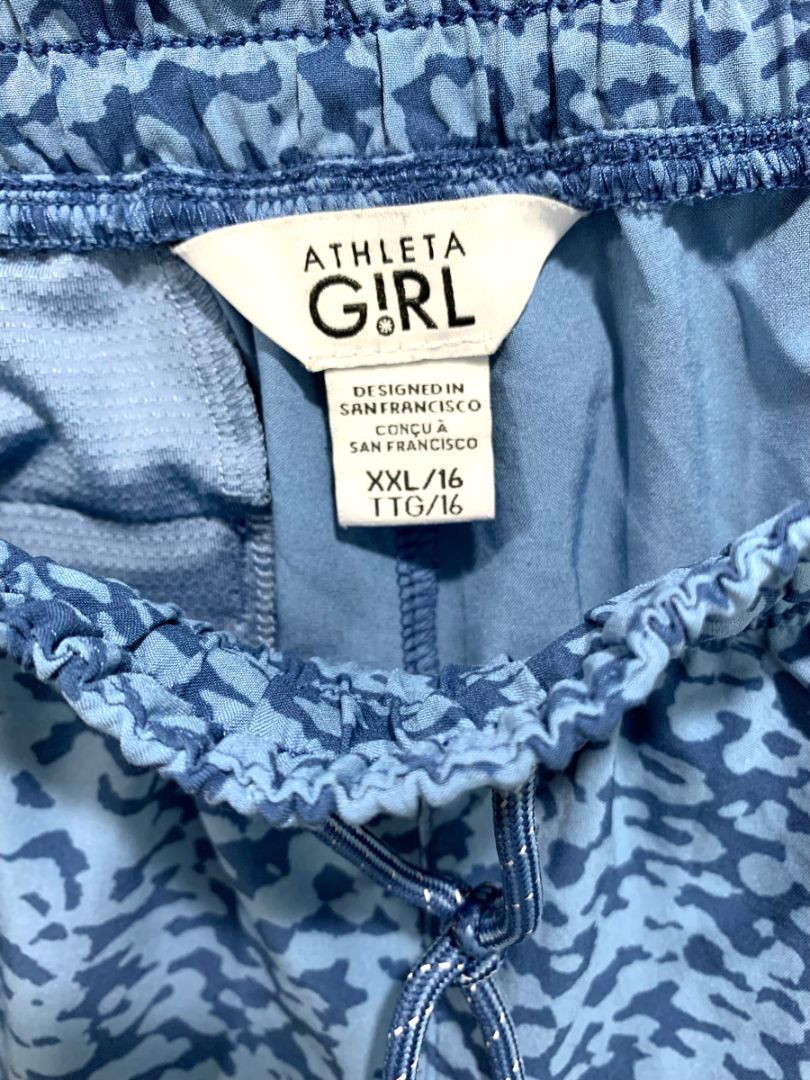 Size XXL (16) Athleta Girl Pull On Athletic Shorts Zip Pockets Blue Print All Play 3" Short