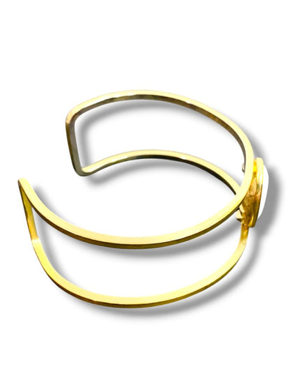 Signed Tahari Goldtone Open Bangle Bracelet White Faceted Acrylic