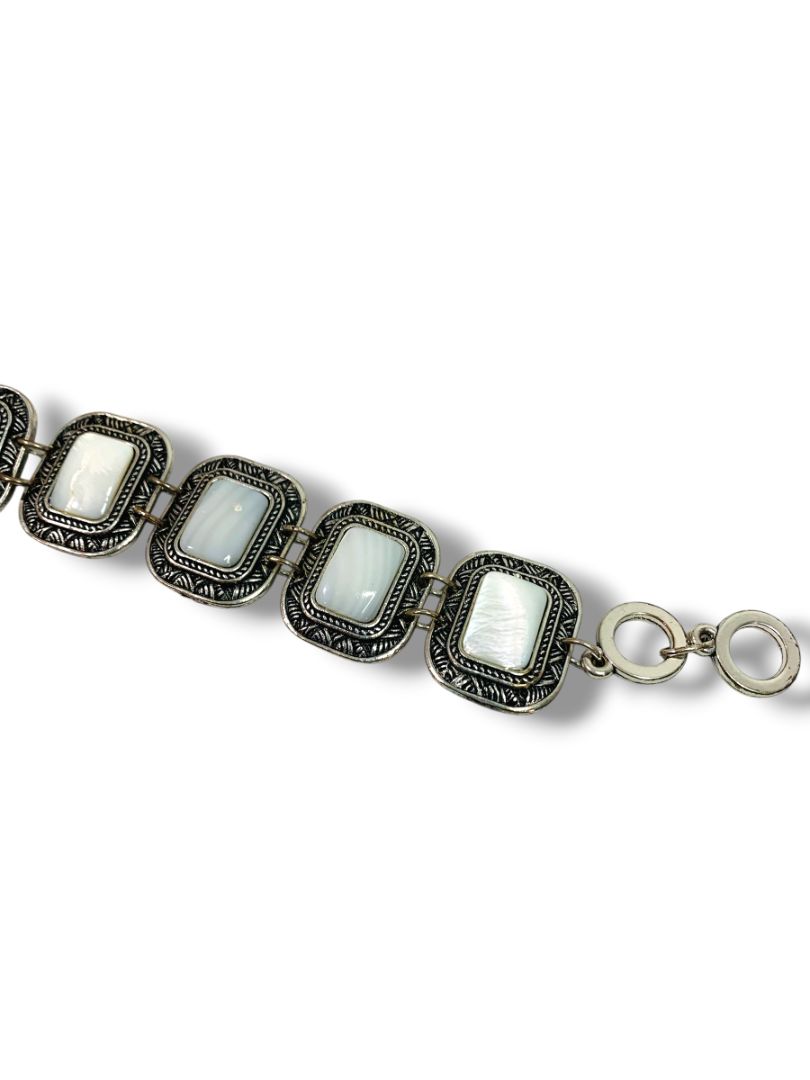 Silvertone Toggle Clasp Bracelet 6.7-7.5" Pearlized