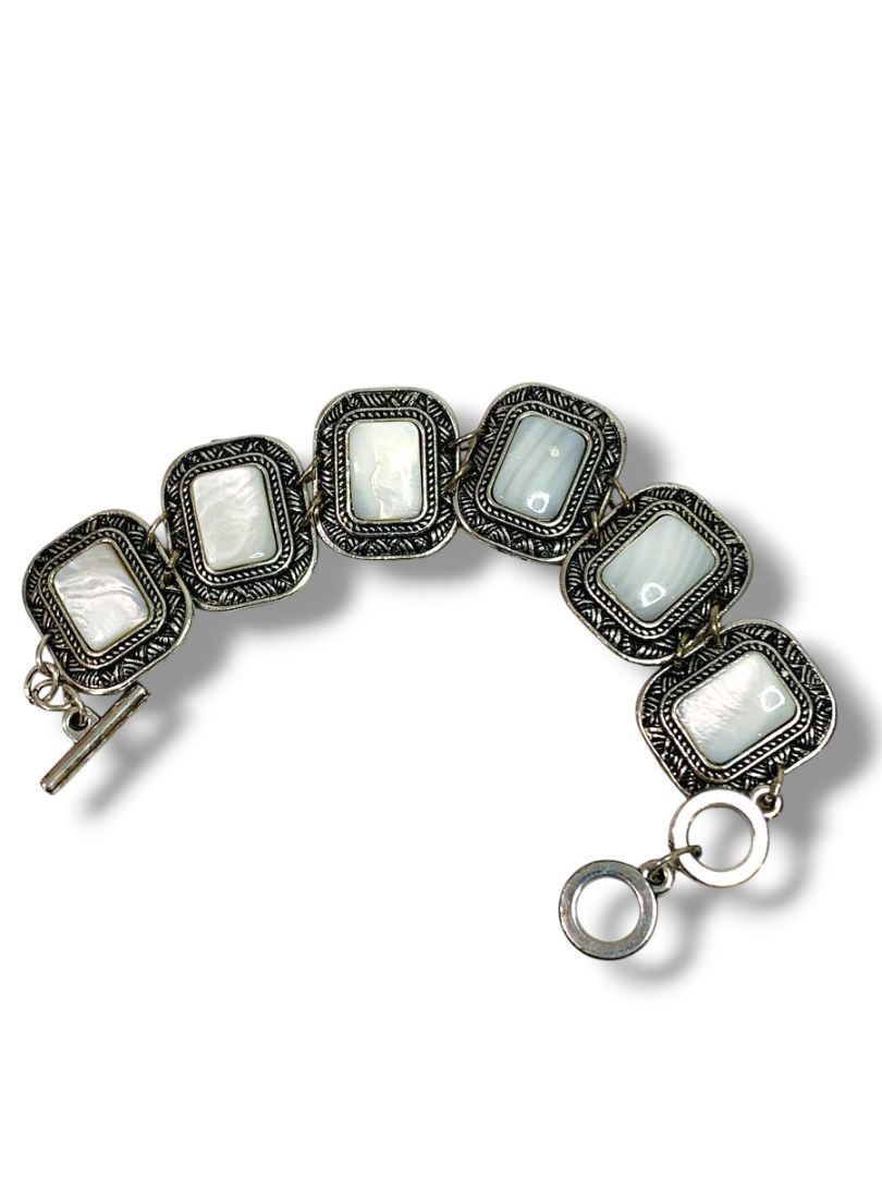 Silvertone Toggle Clasp Bracelet 6.7-7.5" Pearlized