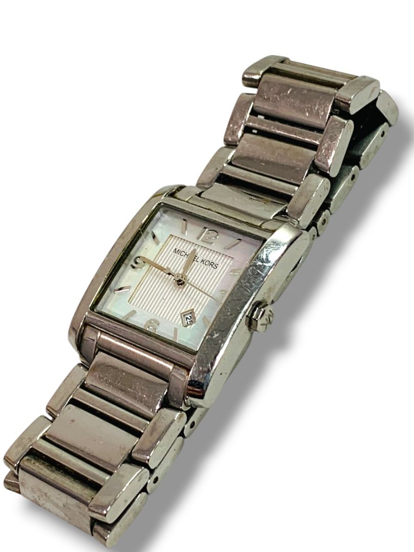 Michael Kors MK-3146 Women Silver Stainless Steel Analog Needs Battery