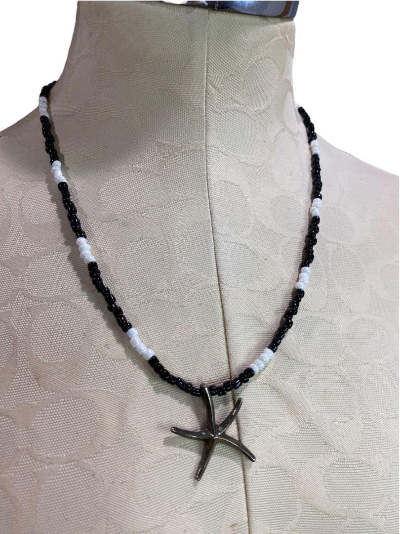 Black White Beaded Necklace with Starfish Pendant 21.5" Barrel Clasp