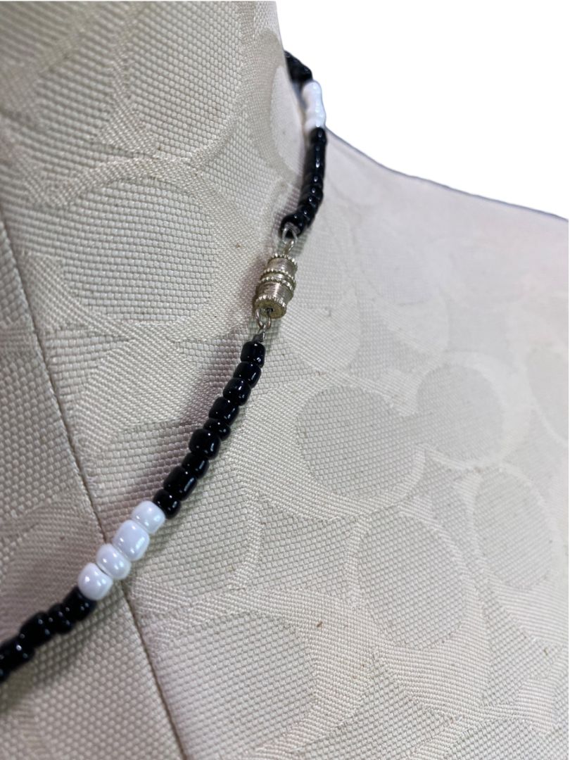 Black White Beaded Necklace with Starfish Pendant 21.5" Barrel Clasp