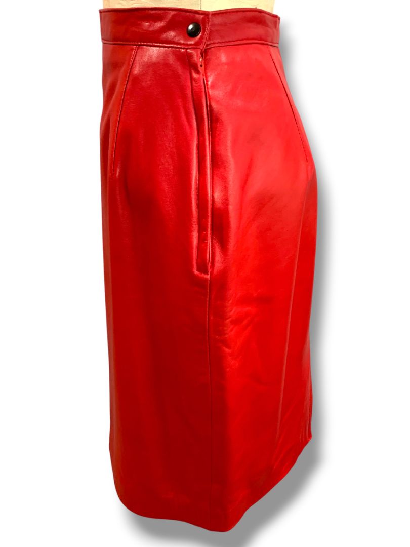 Size 9 Maxima Junior Womens Red Leather Knee Length Skirt Side Zip