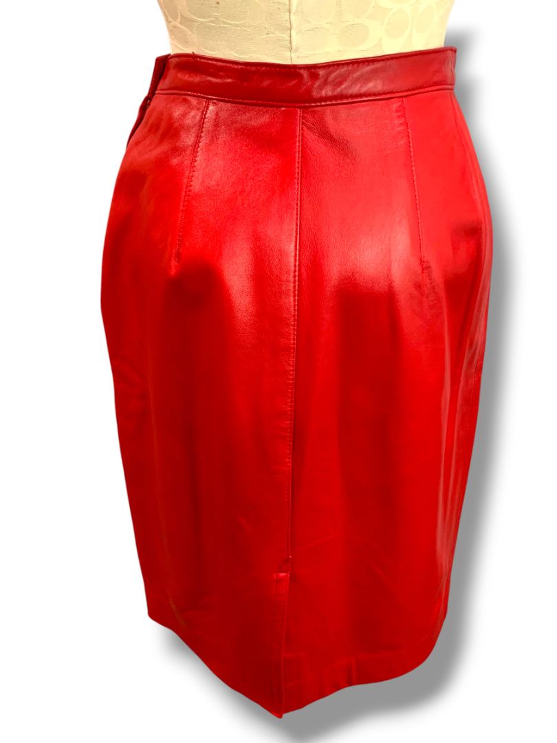 Size 9 Maxima Junior Womens Red Leather Knee Length Skirt Side Zip