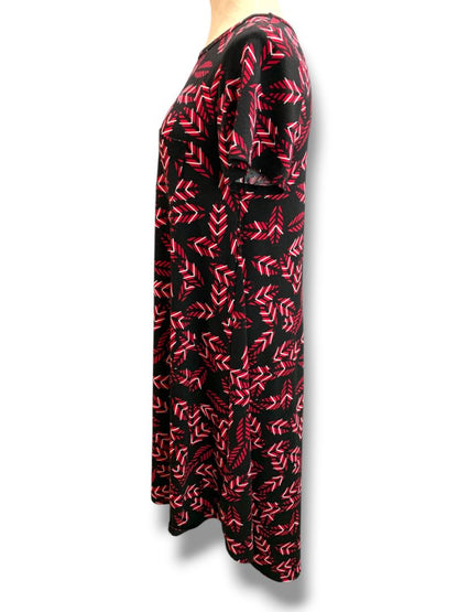 Small LulaRoe Feather Print Carly Dress Black Red Hi Lo Hem