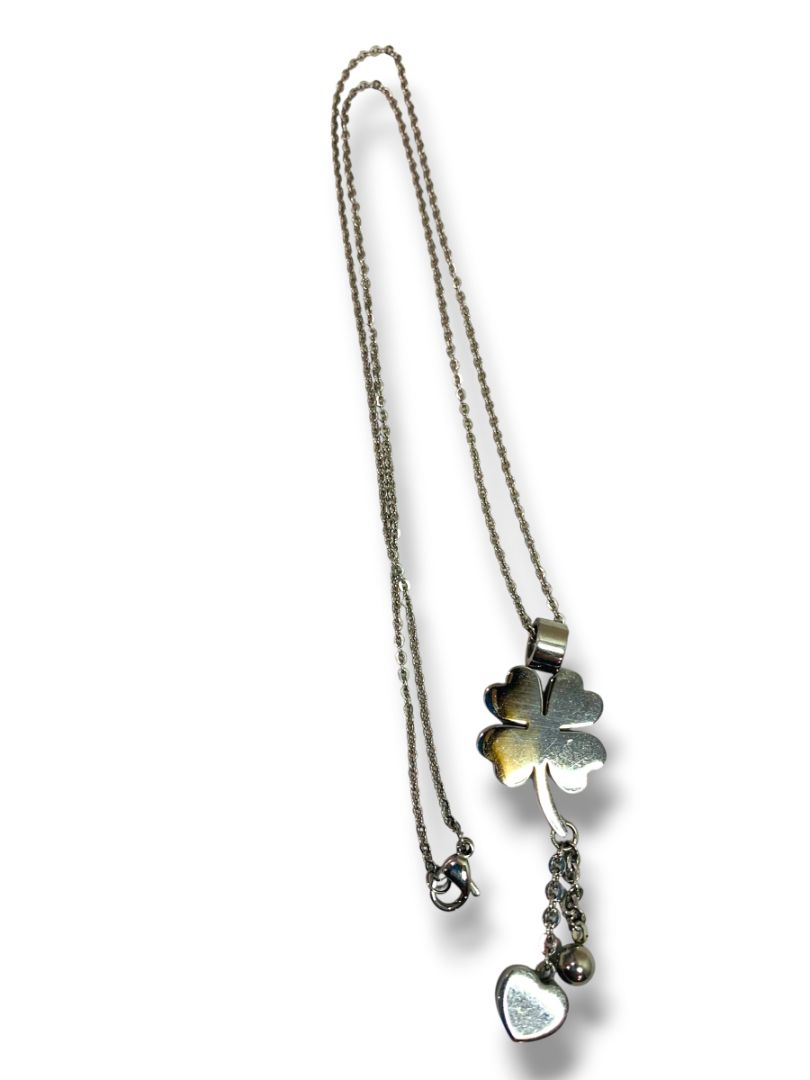 Silvertone Shamrock Heart Pendant Necklace 17.5" Lobster Clasp