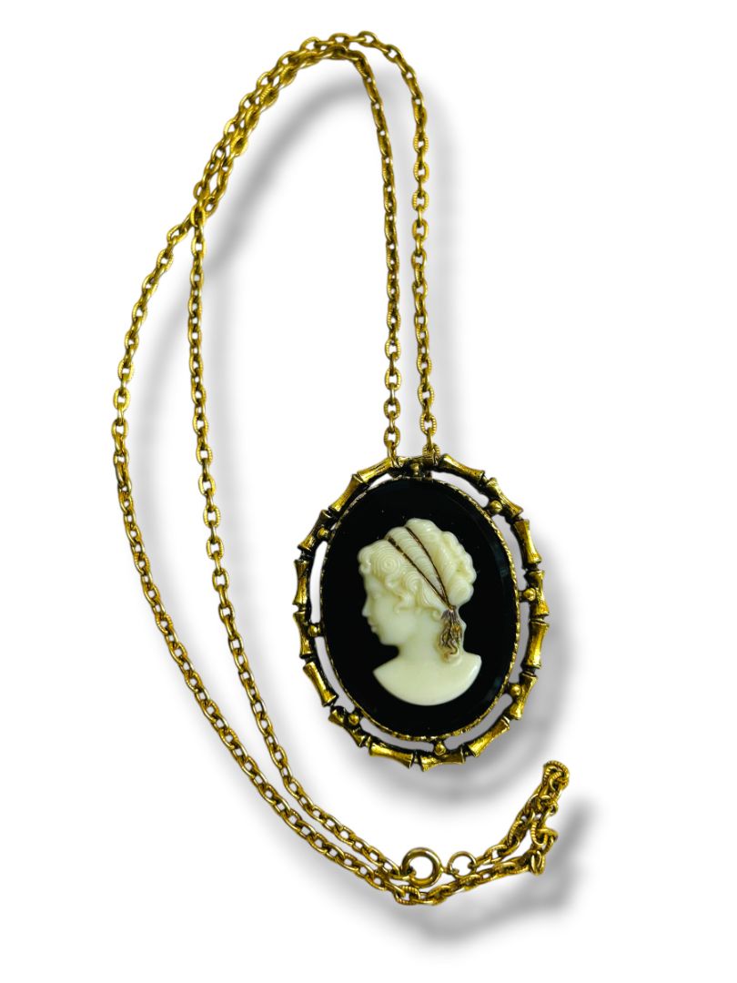 Vintage Cameo Black White Glass Brooch Pin Pendant Necklace on 24" Chain