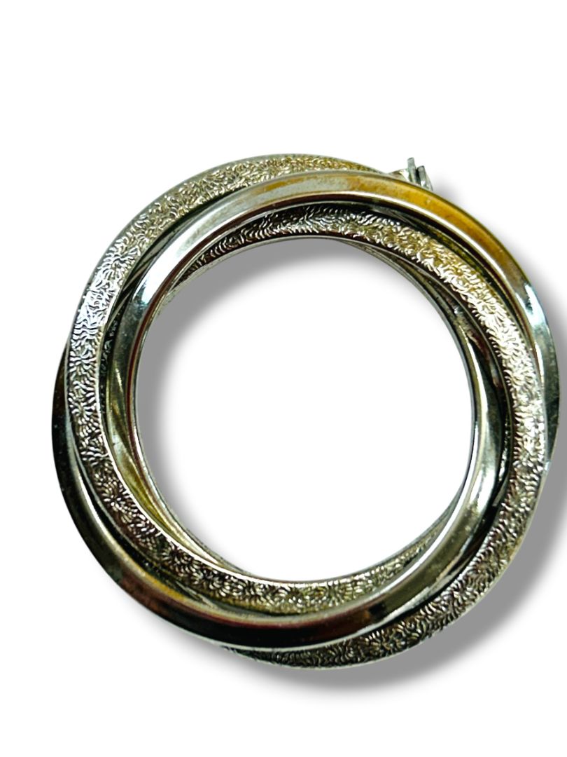 Vintage Silvertone Brooch Pin Interlocking Circles Textured 1.5" Diameter