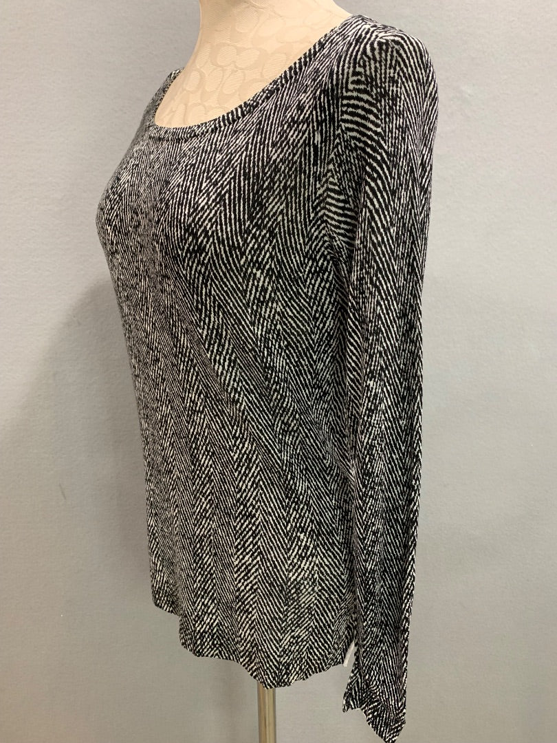 Medium WHBM White House Black Market Womens Lightweight Sweater