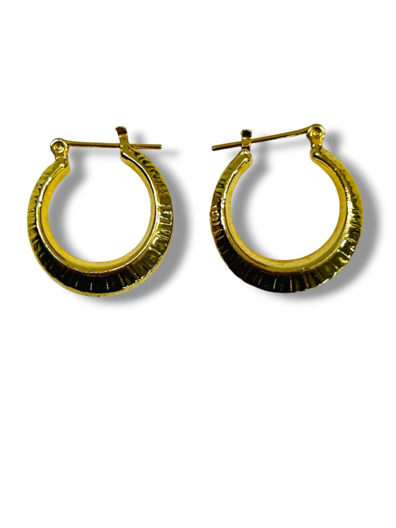 Vintage Goldtone Hoop Earrings Textured Latch Back .75"