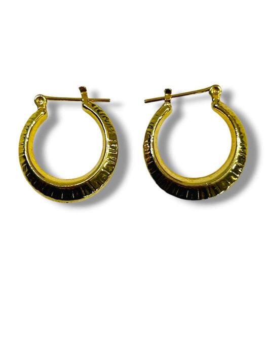 Vintage Goldtone Hoop Earrings Textured Latch Back .75"
