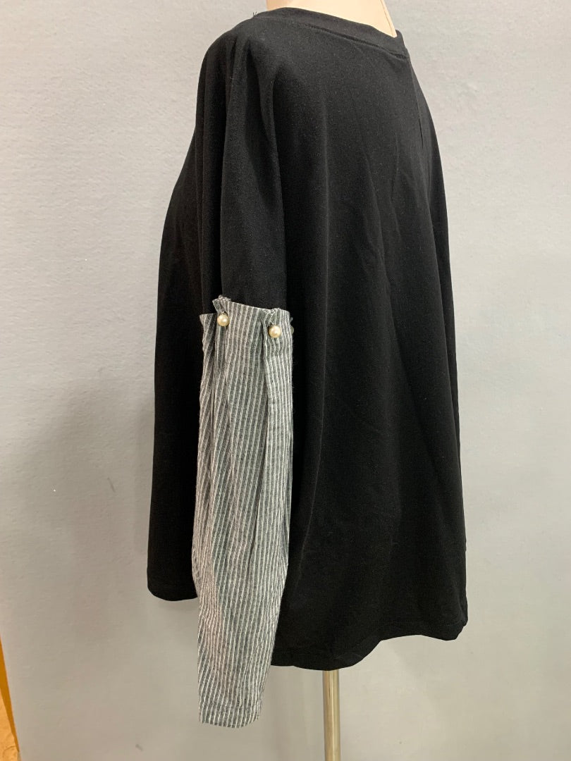 Size 3X Good Luck Gem Womens Shirt Embellished Bell Sleeve Black Gray