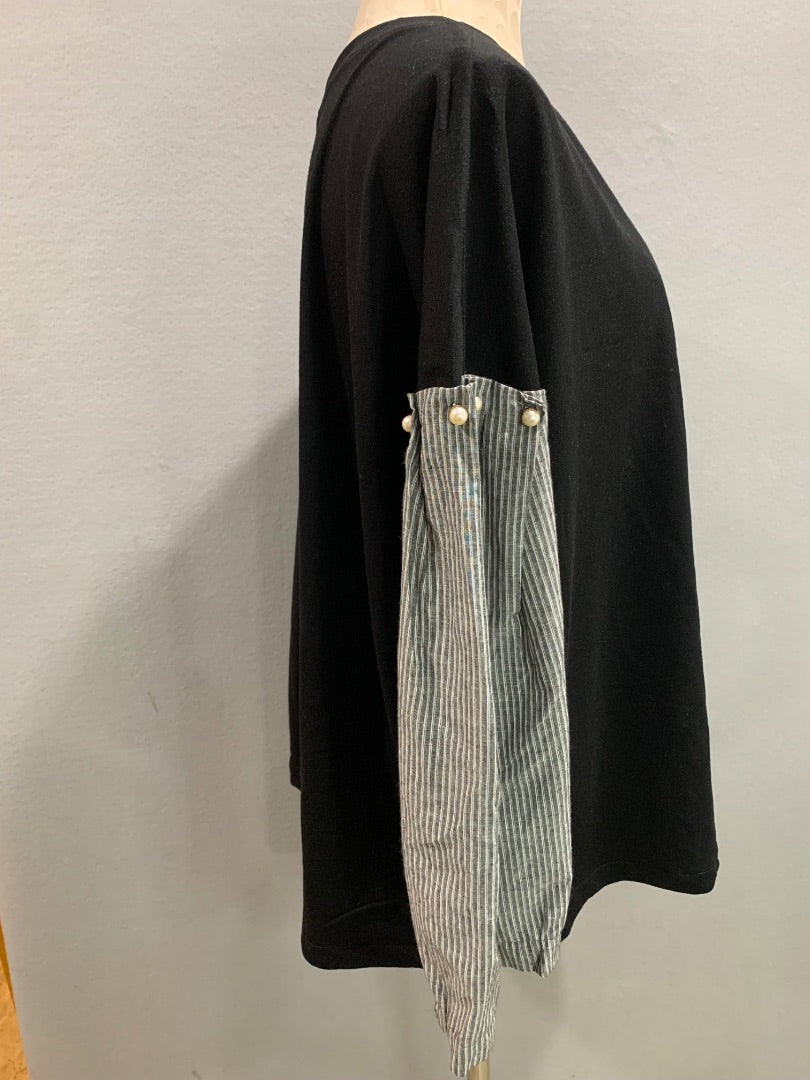 Size 3X Good Luck Gem Womens Shirt Embellished Bell Sleeve Black Gray
