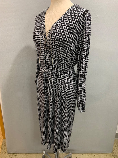 Size 1X Michael Kors Black White Belted Dress Chain Lace Up Neckline