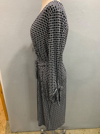 Size 1X Michael Kors Black White Belted Dress Chain Lace Up Neckline