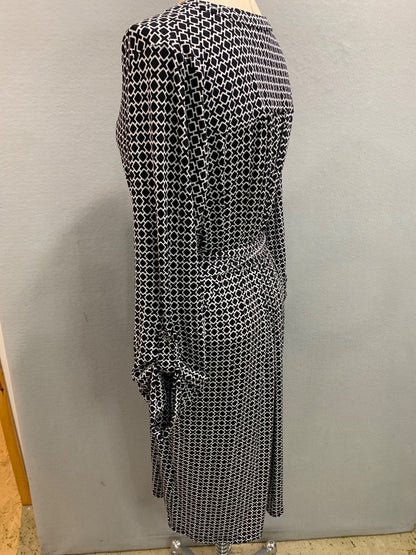 Size 1X Michael Kors Black White Belted Dress Chain Lace Up Neckline