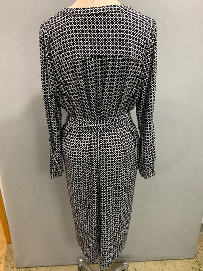 Size 1X Michael Kors Black White Belted Dress Chain Lace Up Neckline