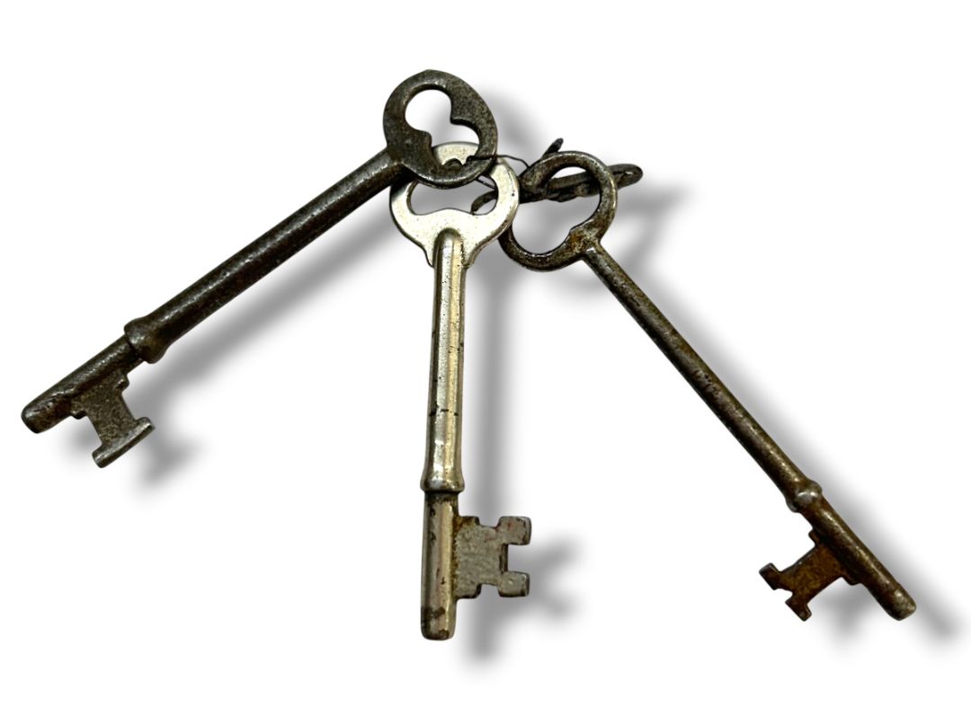 Vintage Skeleton Keys Set of 3 Approx 3"