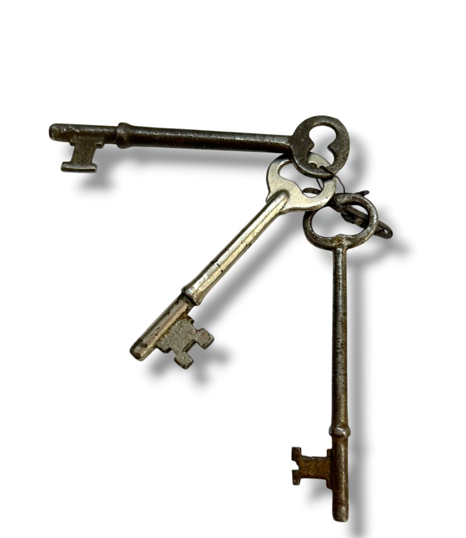 Vintage Skeleton Keys Set of 3 Approx 3"