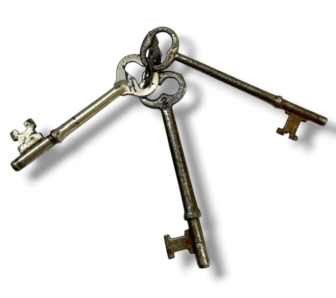 Vintage Skeleton Keys Set of 3 Approx 3"