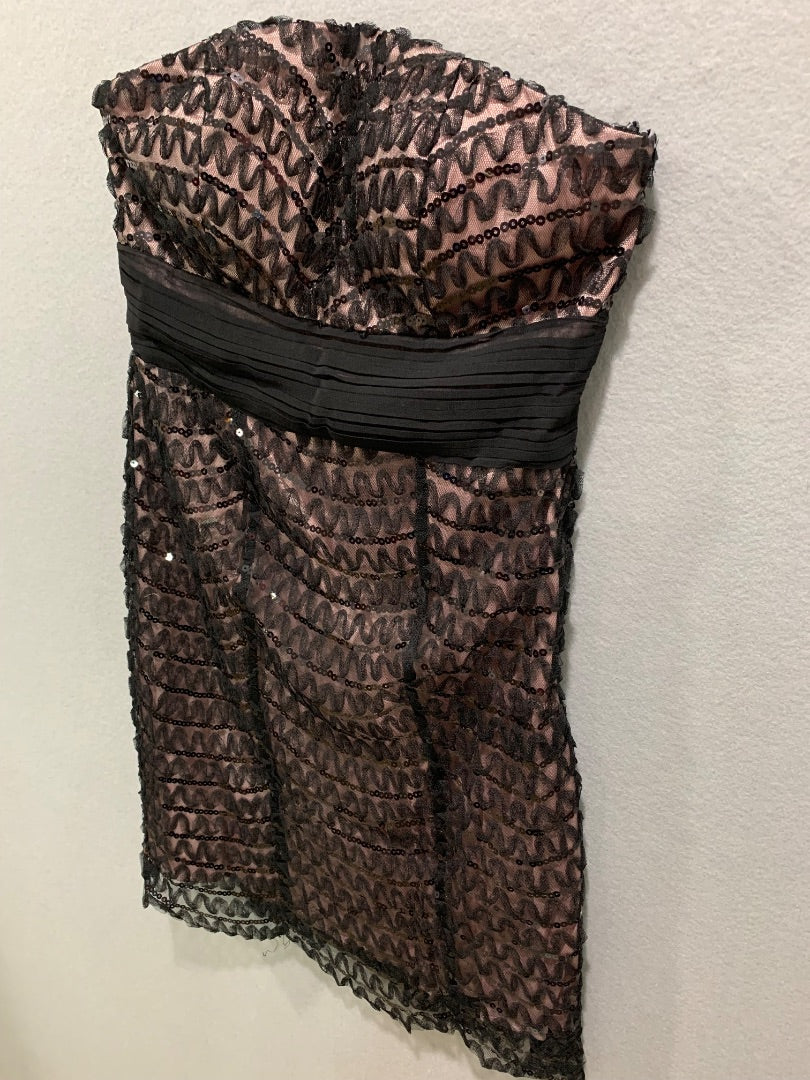 Small Minuet Black Lace Pink Underlay New Dress Strapless Dress