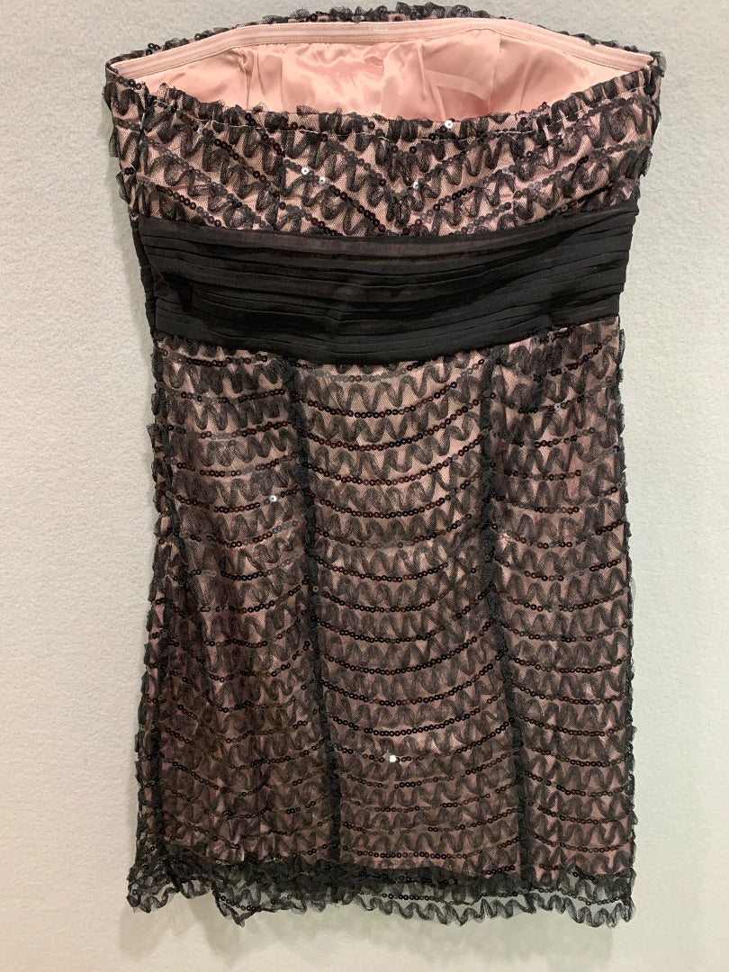 Small Minuet Black Lace Pink Underlay New Dress Strapless Dress