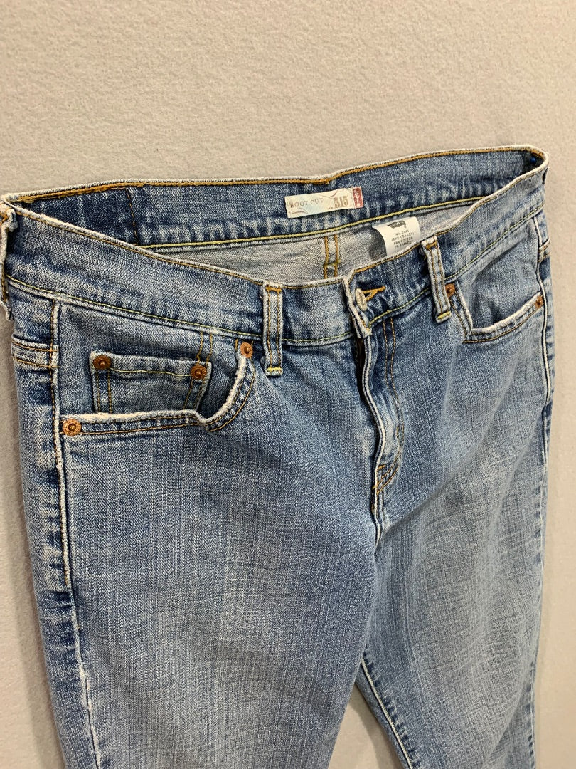 Size 6M Levis 515 Womens Boot Cut Jeans Denim Medium Wash