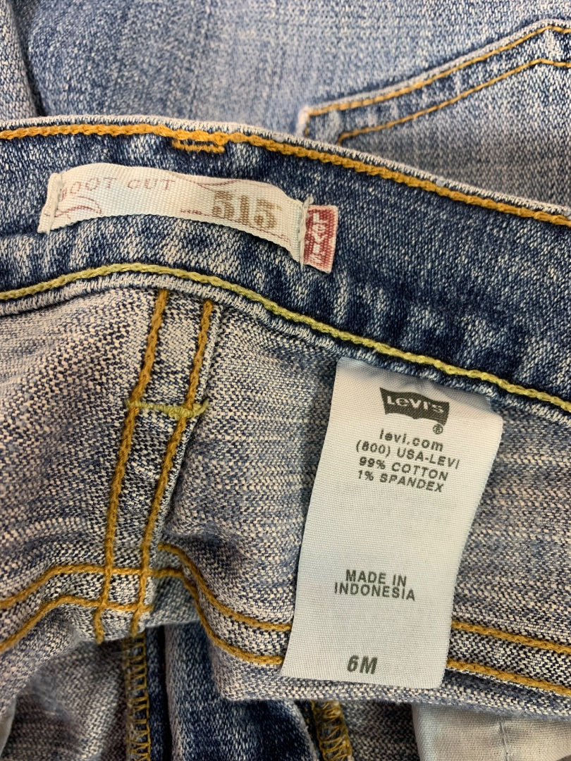 Size 6M Levis 515 Womens Boot Cut Jeans Denim Medium Wash