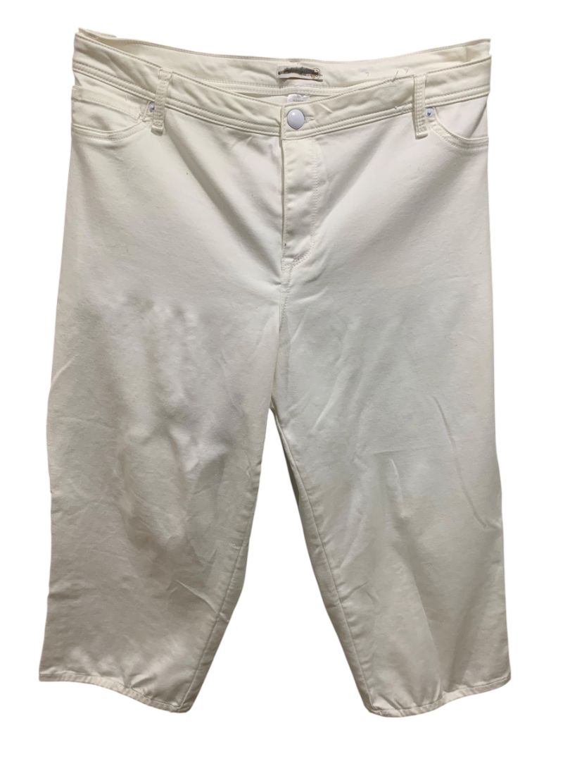 Size 24W Westport Womens White Stretch Capri Pants