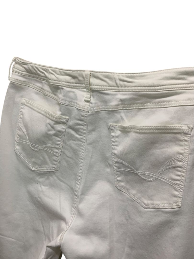 Size 24W Westport Womens White Stretch Capri Pants